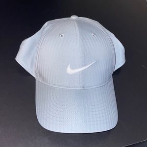Grey Nike adjustable golf hat